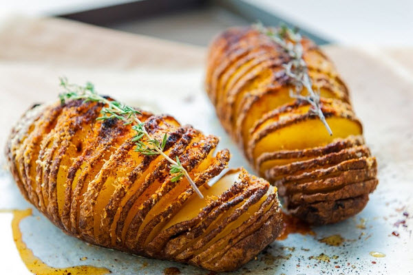 Khoai tây nướng lá thơm image